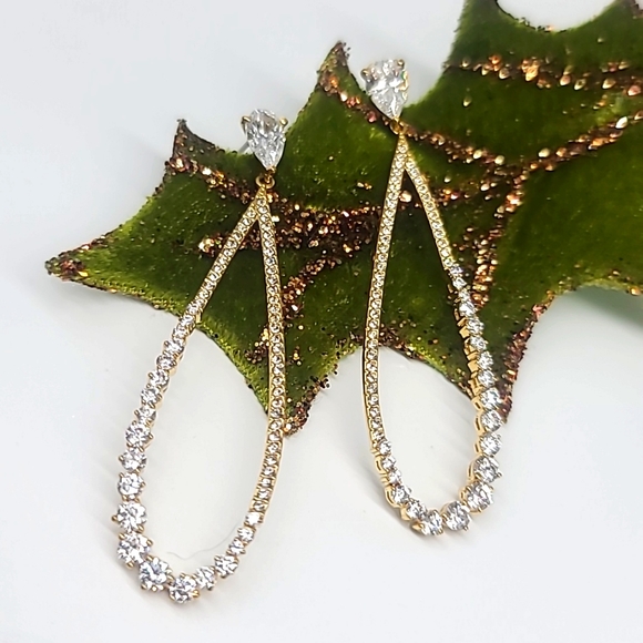 INCREDIBLE! Nadri Cubic Zirconia & 18kt Gold Over Rhodium $185 Bridal Earrings💎